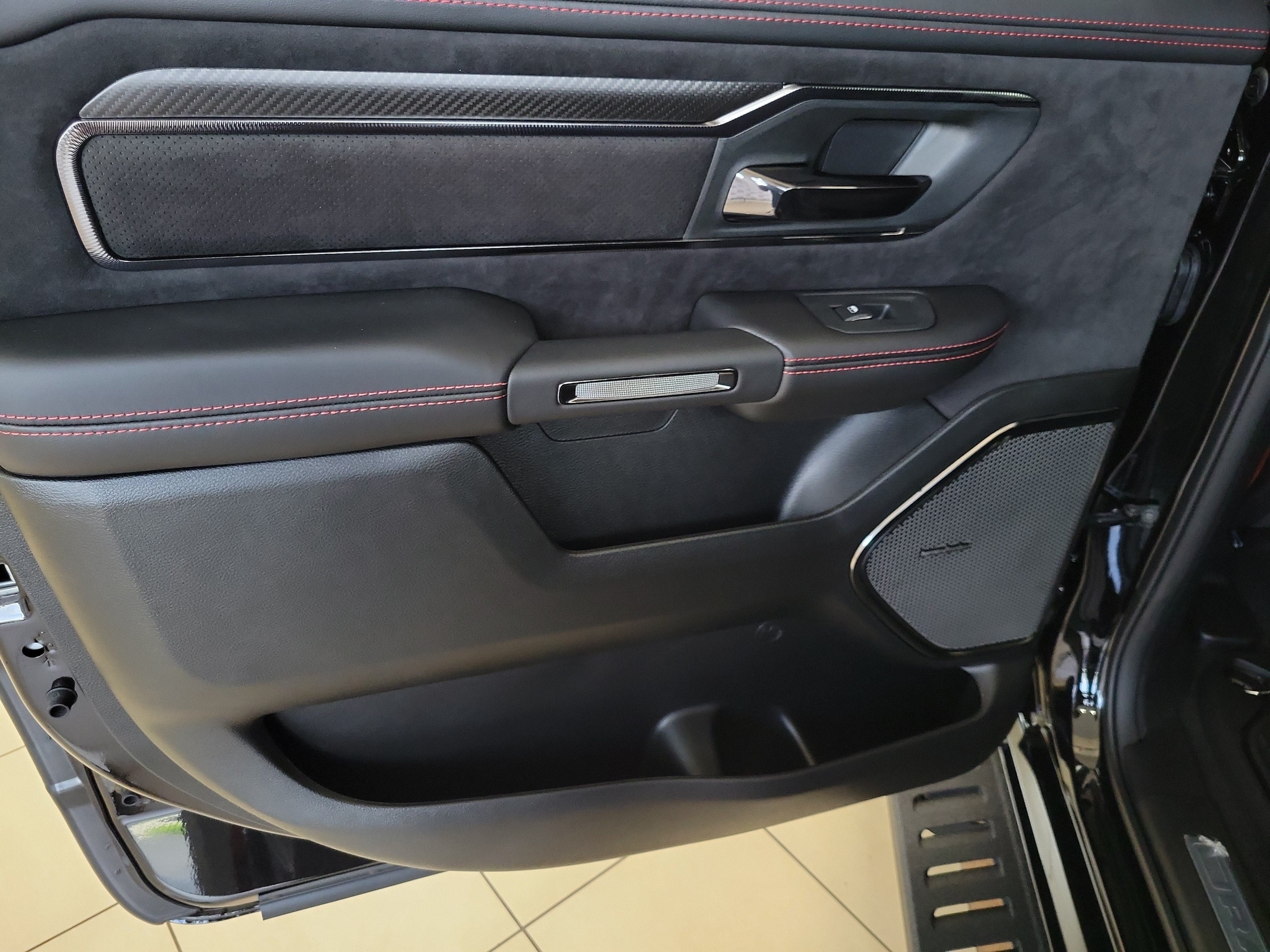 New 2027 RAM 1500 4x4 Crew Cab image 11