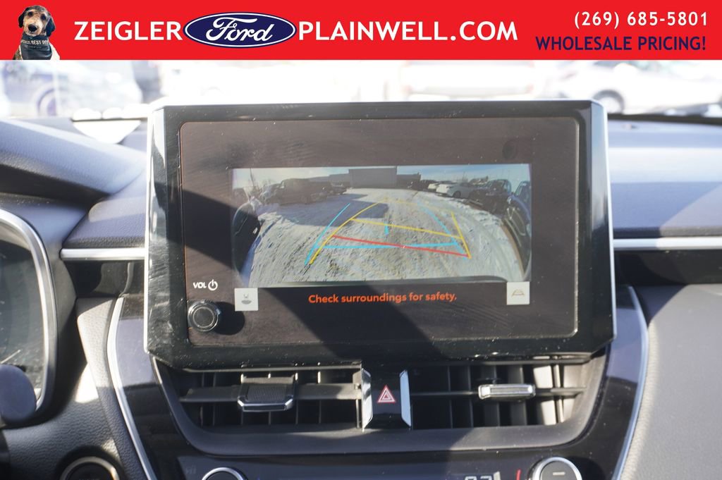 Used 2023 Toyota Corolla Cross XLE w/ Convenience Package image 16