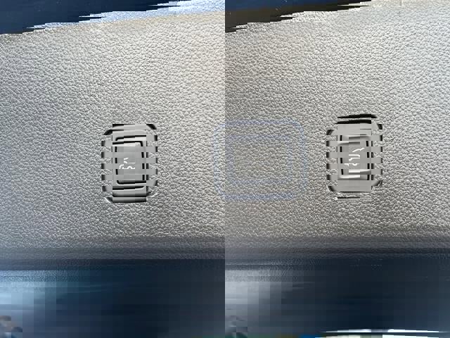 Used 2023 Chevrolet Traverse LT image 20