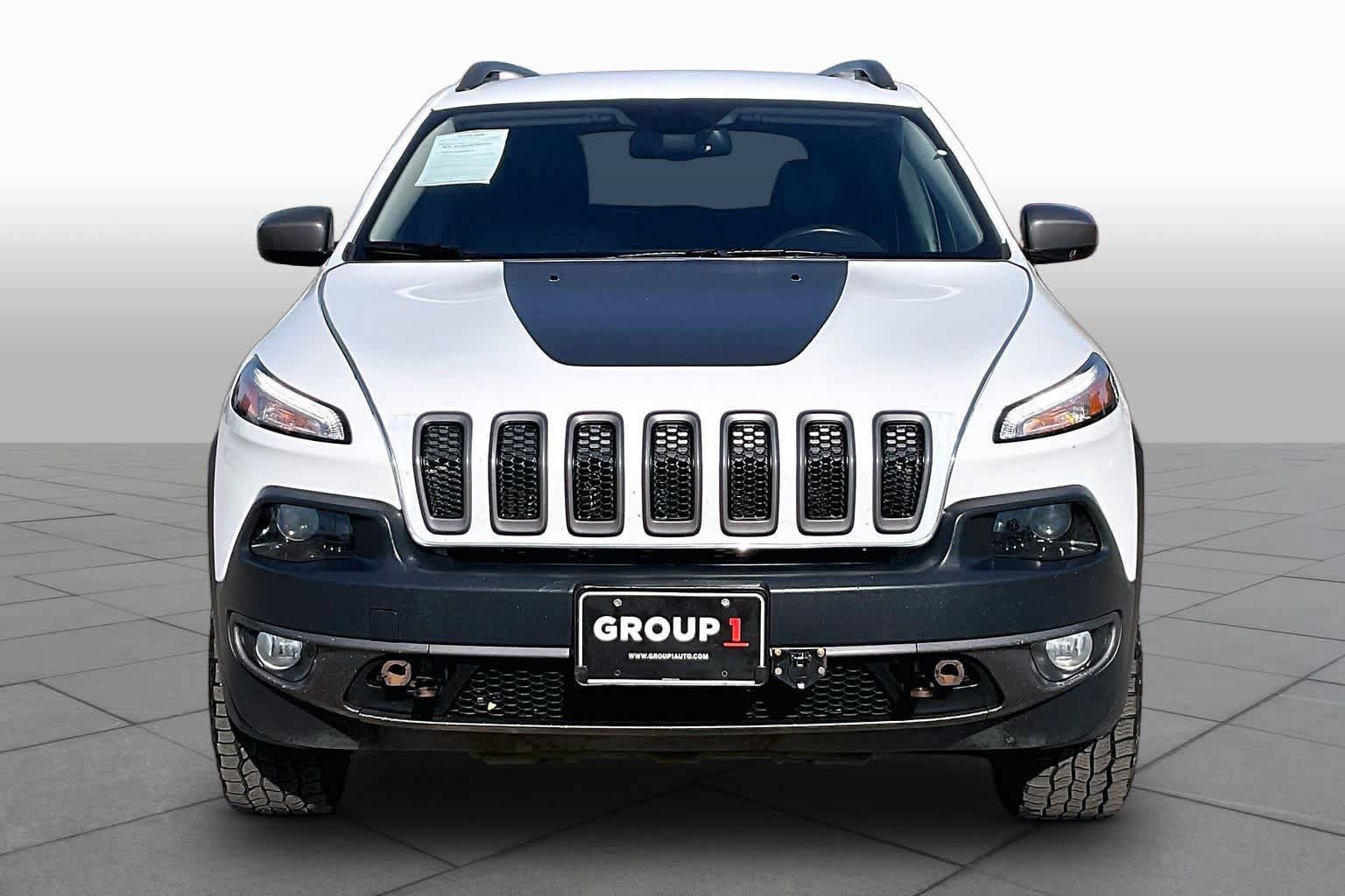 Used 2016 Jeep Cherokee Trailhawk w/ Comfort/Convenience Group AWD/4WD image 4
