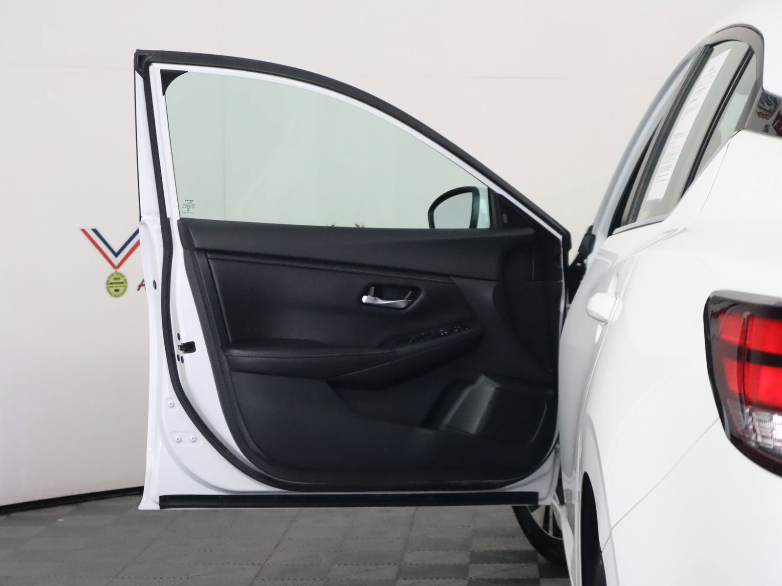 Used 2023 Nissan Sentra SV FWD image 23