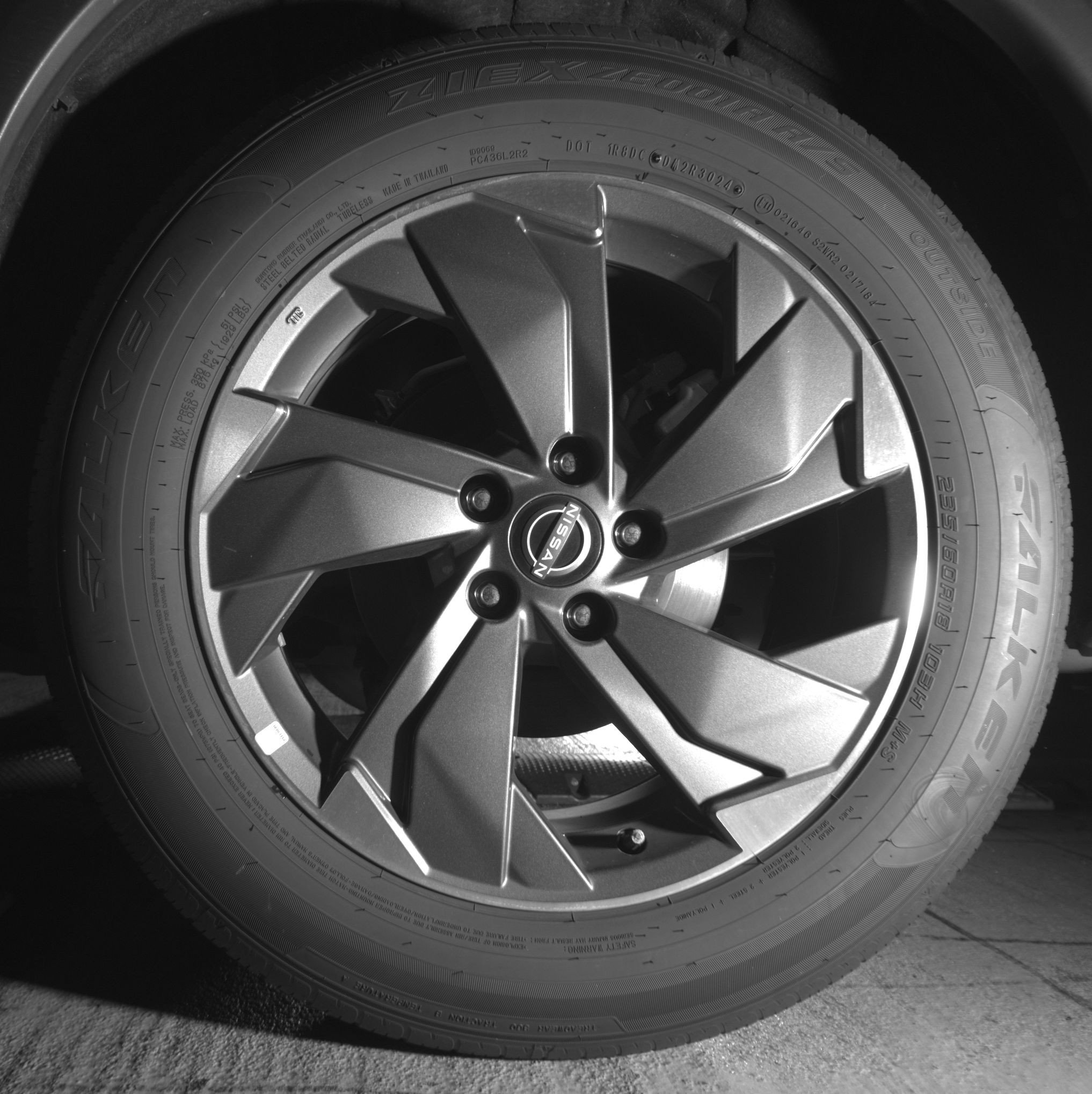 Used 2025 Nissan Rogue SV FWD image 14