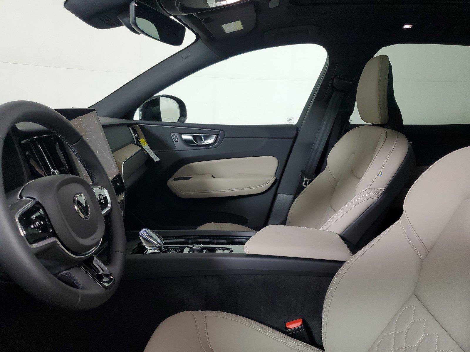 New 2027 Volvo XC60 B5 Core AWD/4WD image 22