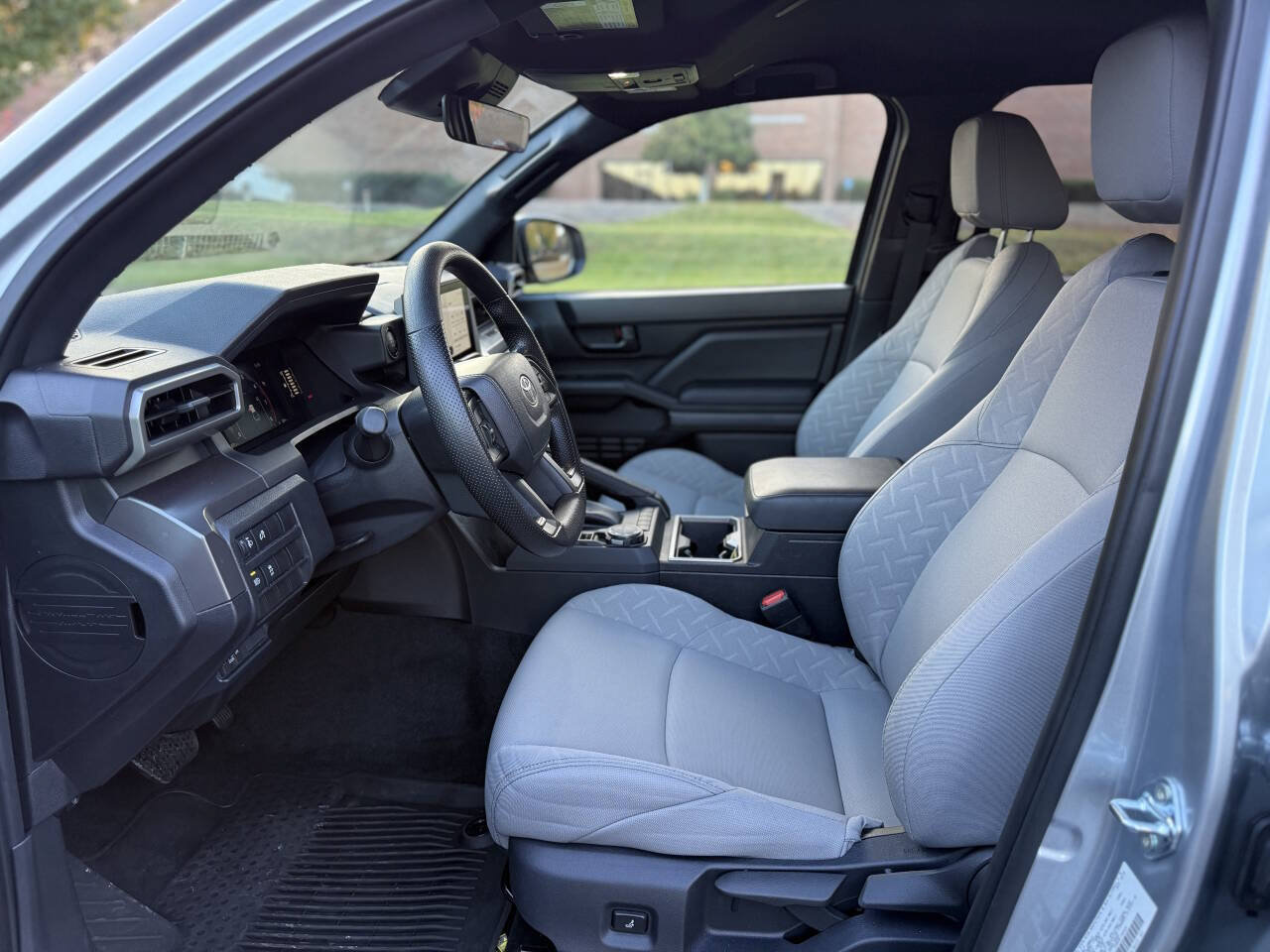 Used 2025 Toyota Tacoma SR5 AWD/4WD image 13
