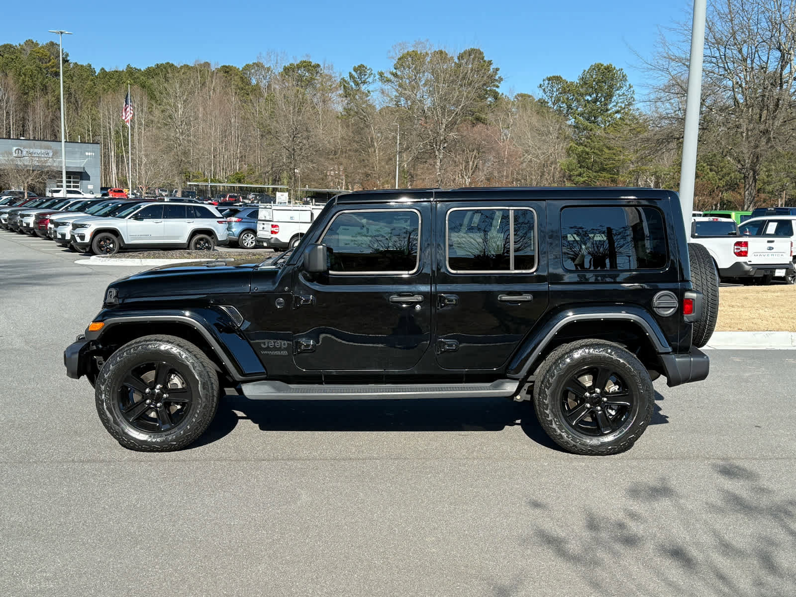 Used 2022 Jeep Wrangler Unlimited Sahara image 2