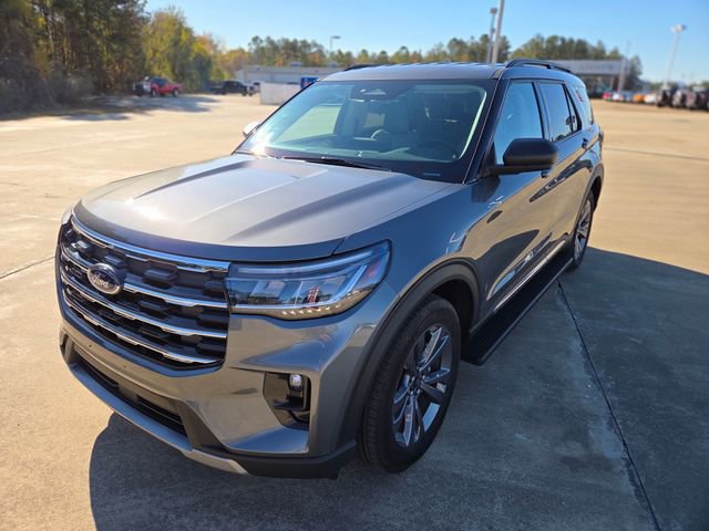 Used 2025 Ford Explorer Active w/ Active Comfort Package image 1