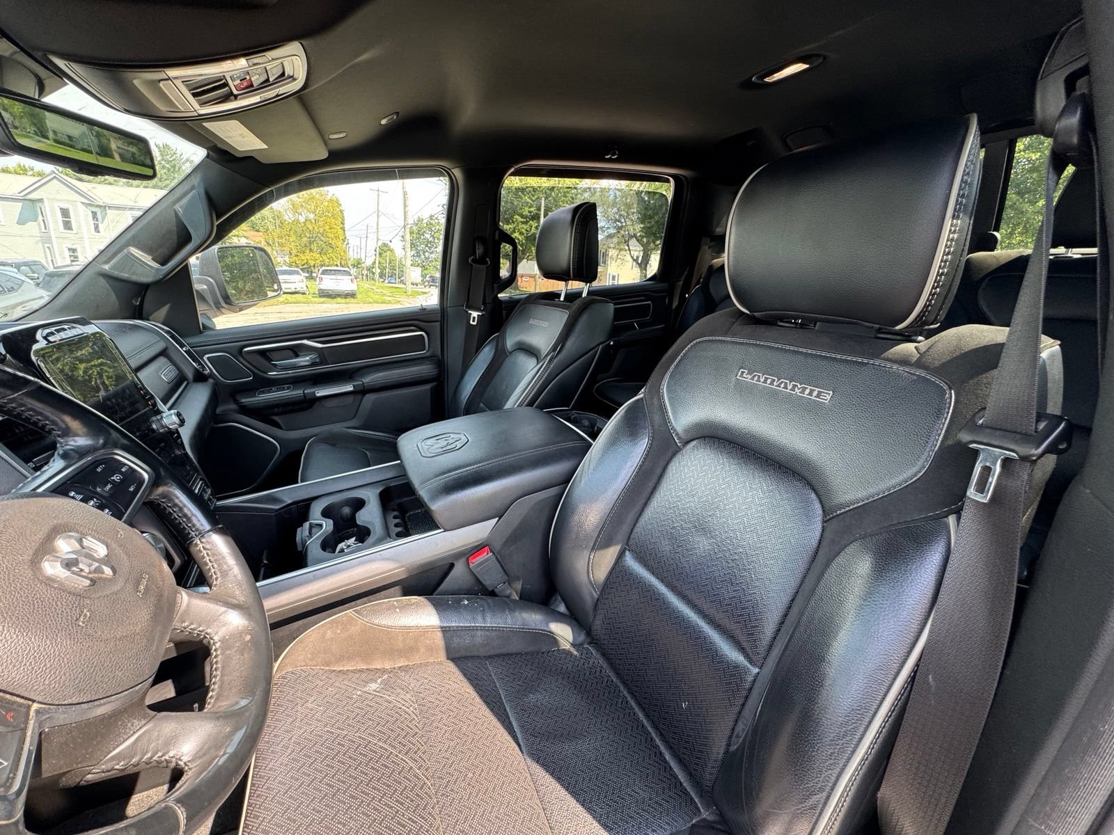 Used 2023 RAM 1500 Laramie AWD/4WD image 14