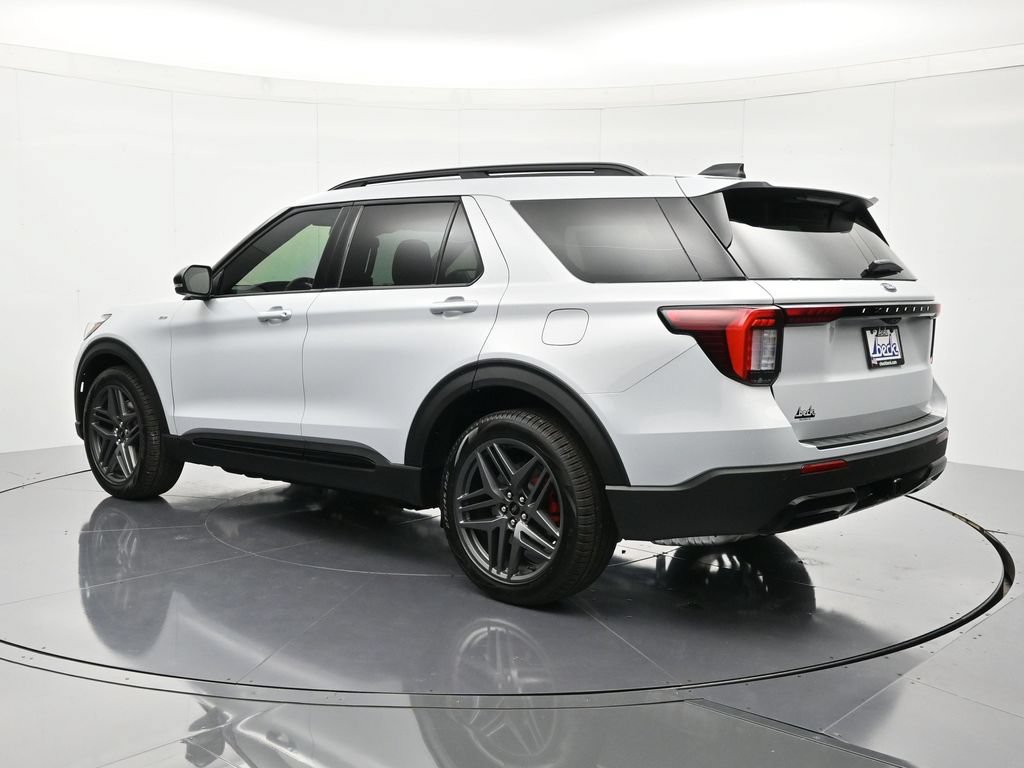 New 2026 Ford Explorer ST-Line w/ ST-Line Street Pack RWD image 7