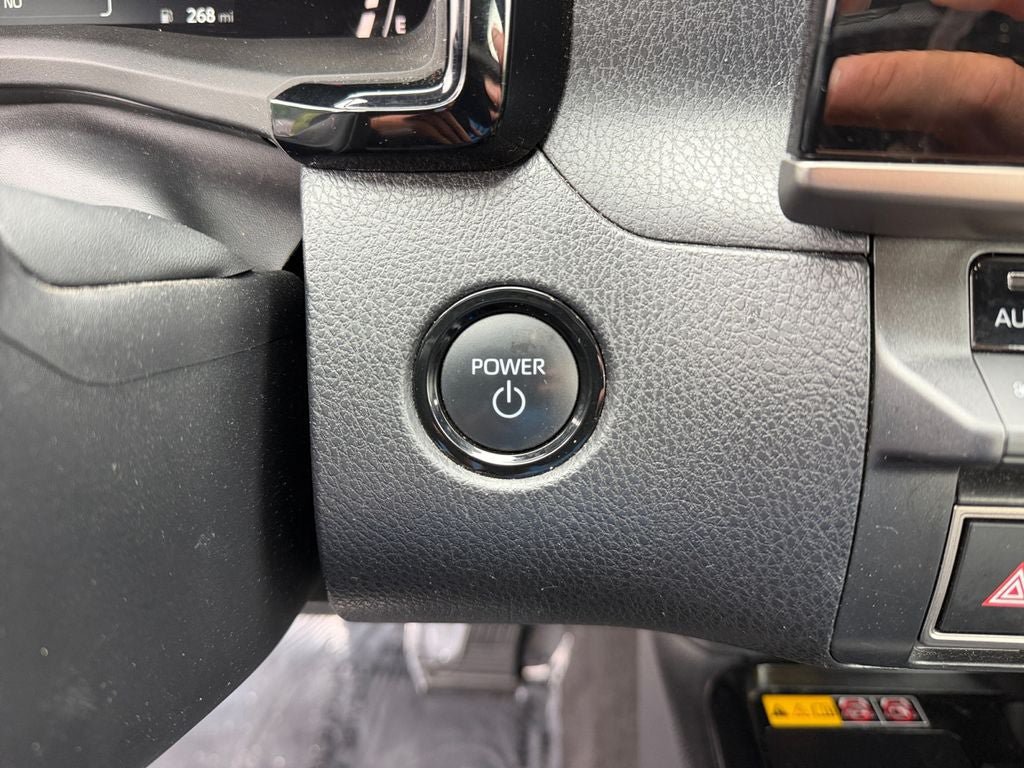 Used 2025 Toyota Camry LE FWD image 22