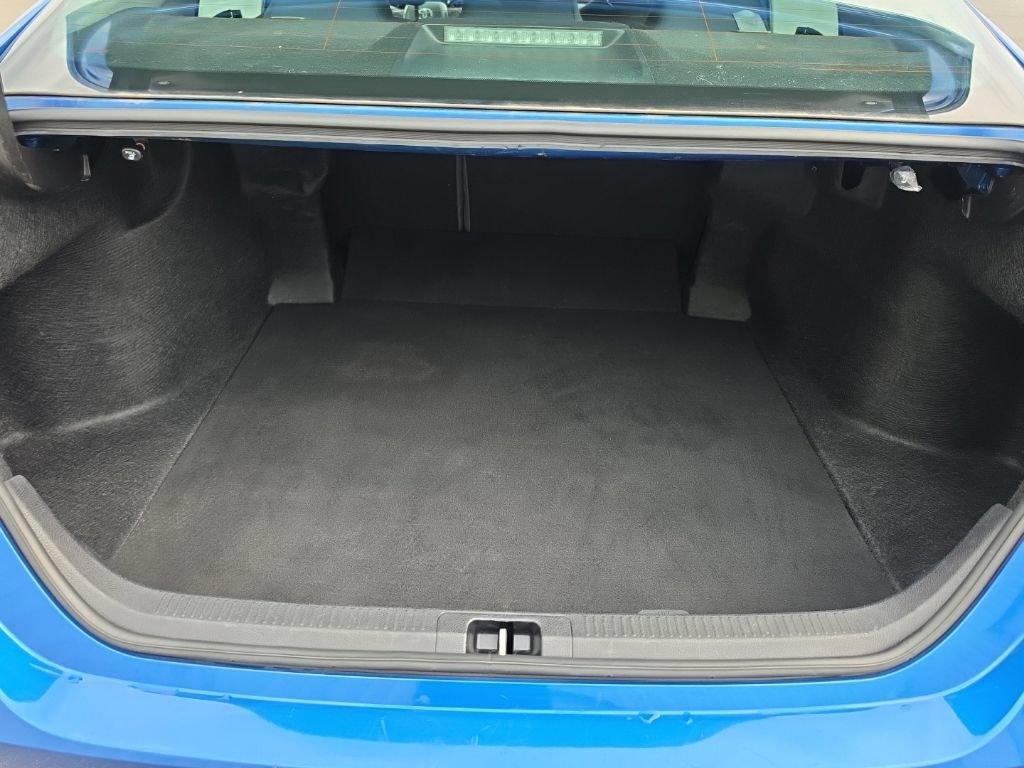 Used 2019 Toyota Camry LE FWD image 25