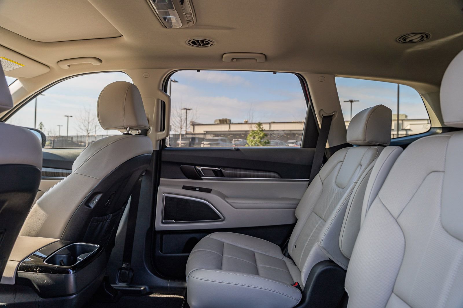 Used 2023 Kia Telluride EX w/ EX Captain's Chair Package image 19