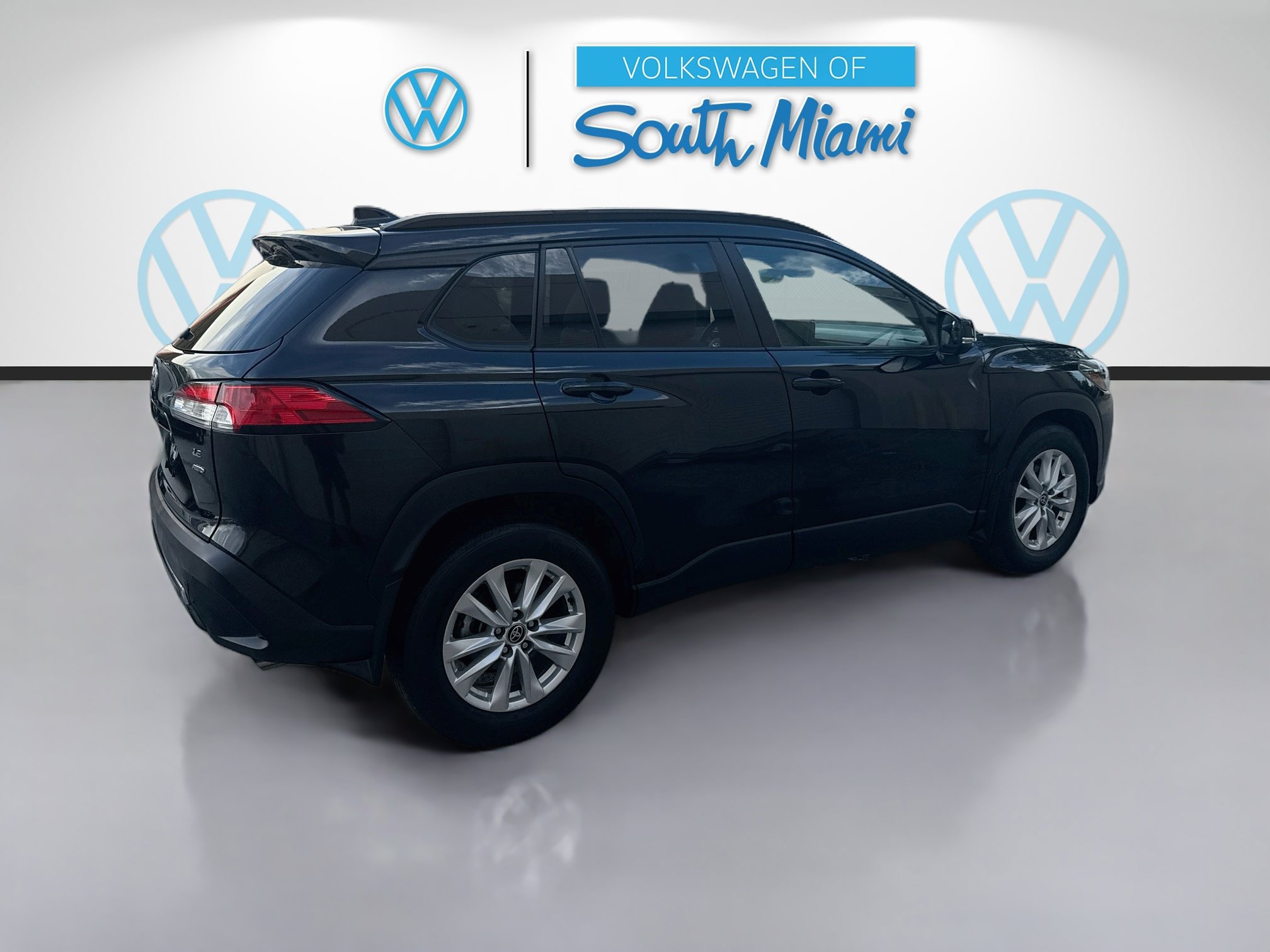 Used 2024 Toyota Corolla Cross LE AWD/4WD image 7