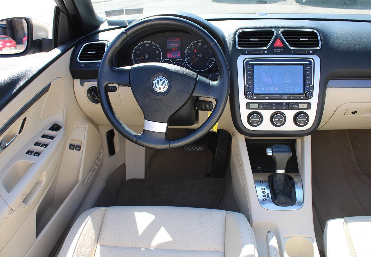 Used 2009 Volkswagen Eos Komfort FWD image 18