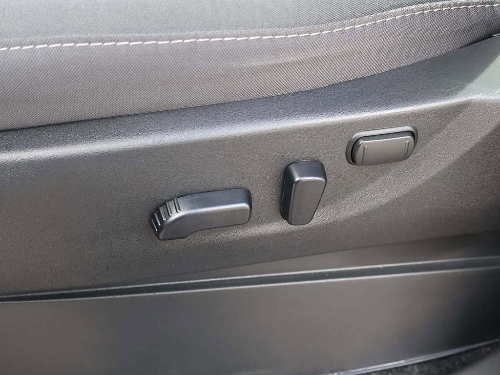 Used 2025 Nissan Frontier SV w/ SV Convenience Package image 33