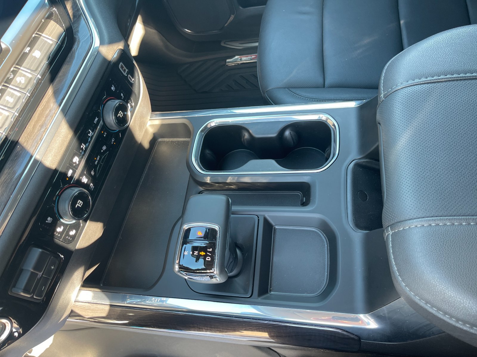 Used 2024 Chevrolet Silverado 1500 LTZ AWD/4WD image 24