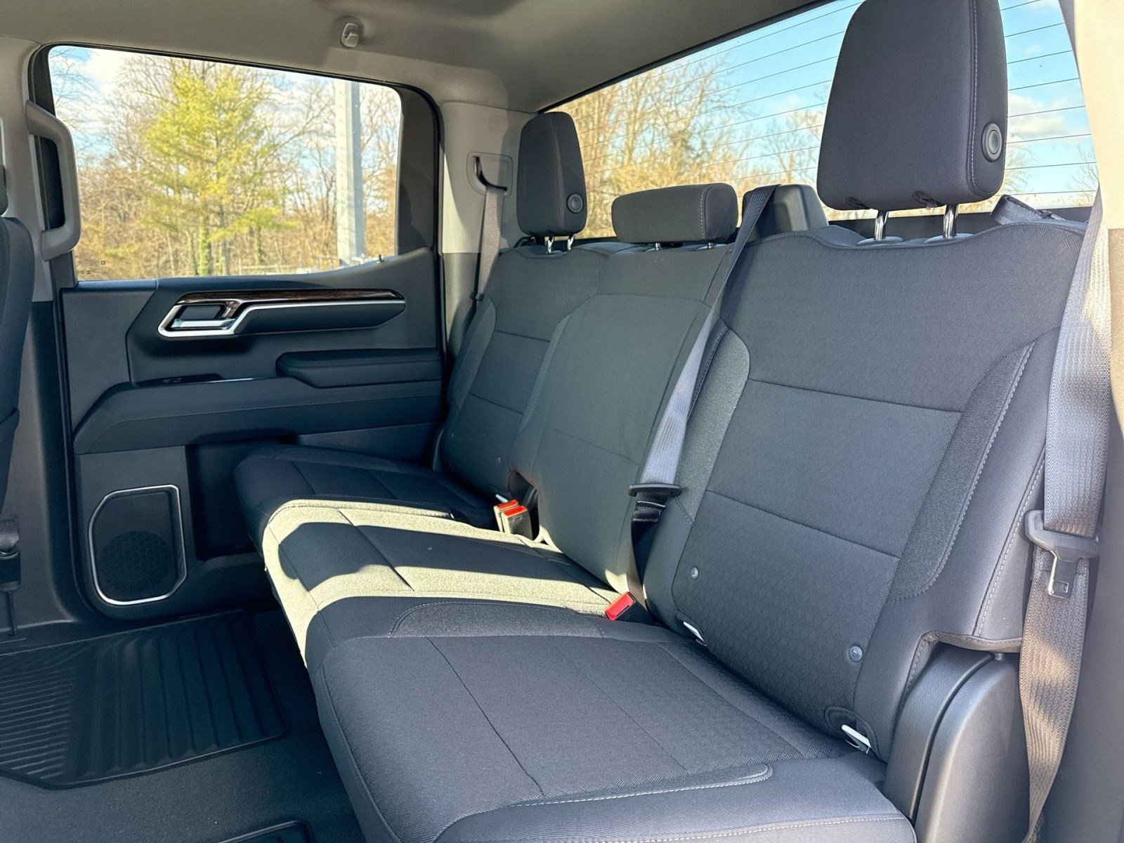 New 2026 GMC Sierra 1500 SLE image 16