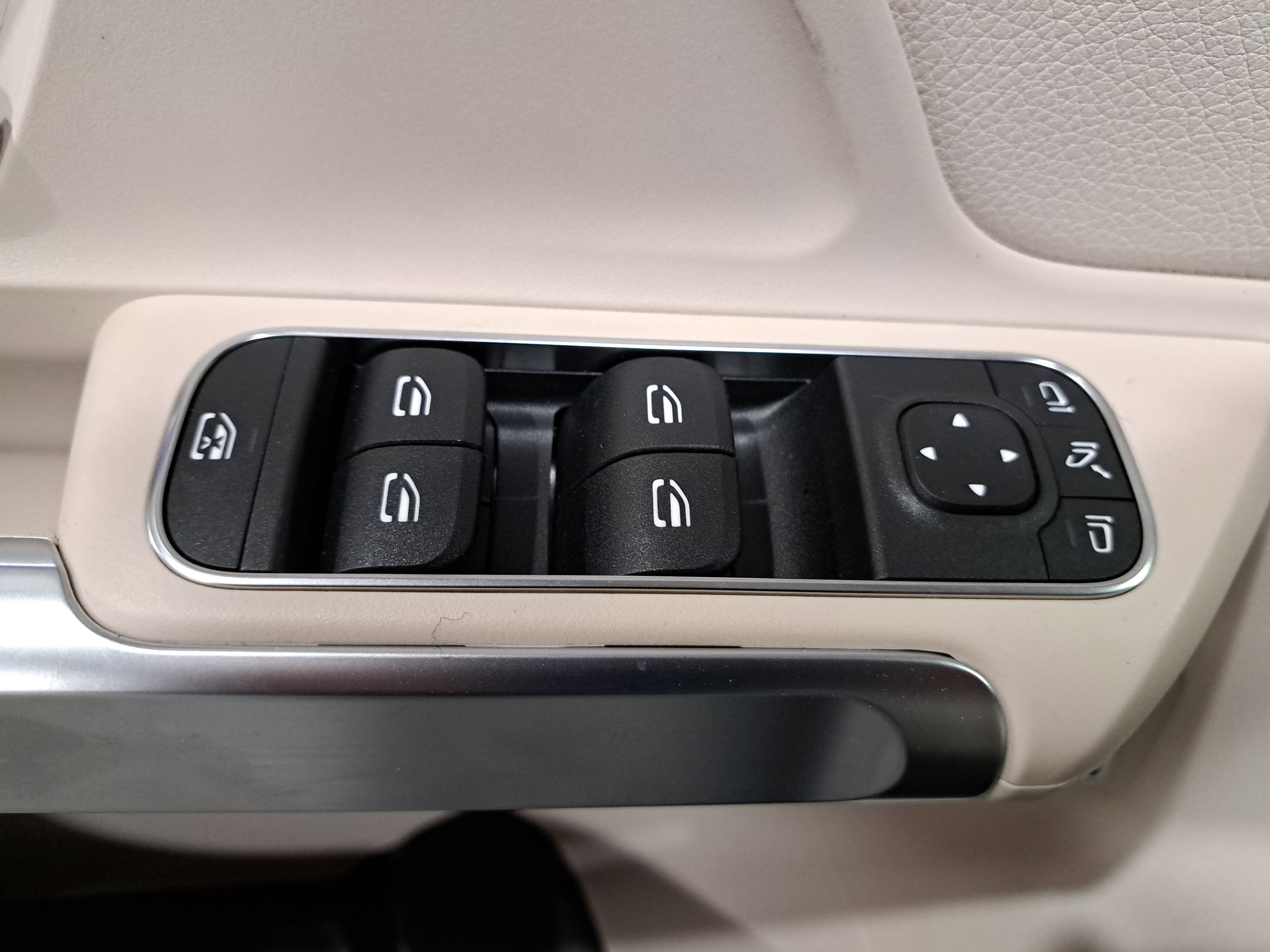 New 2026 Mercedes-Benz GLB 250 image 28