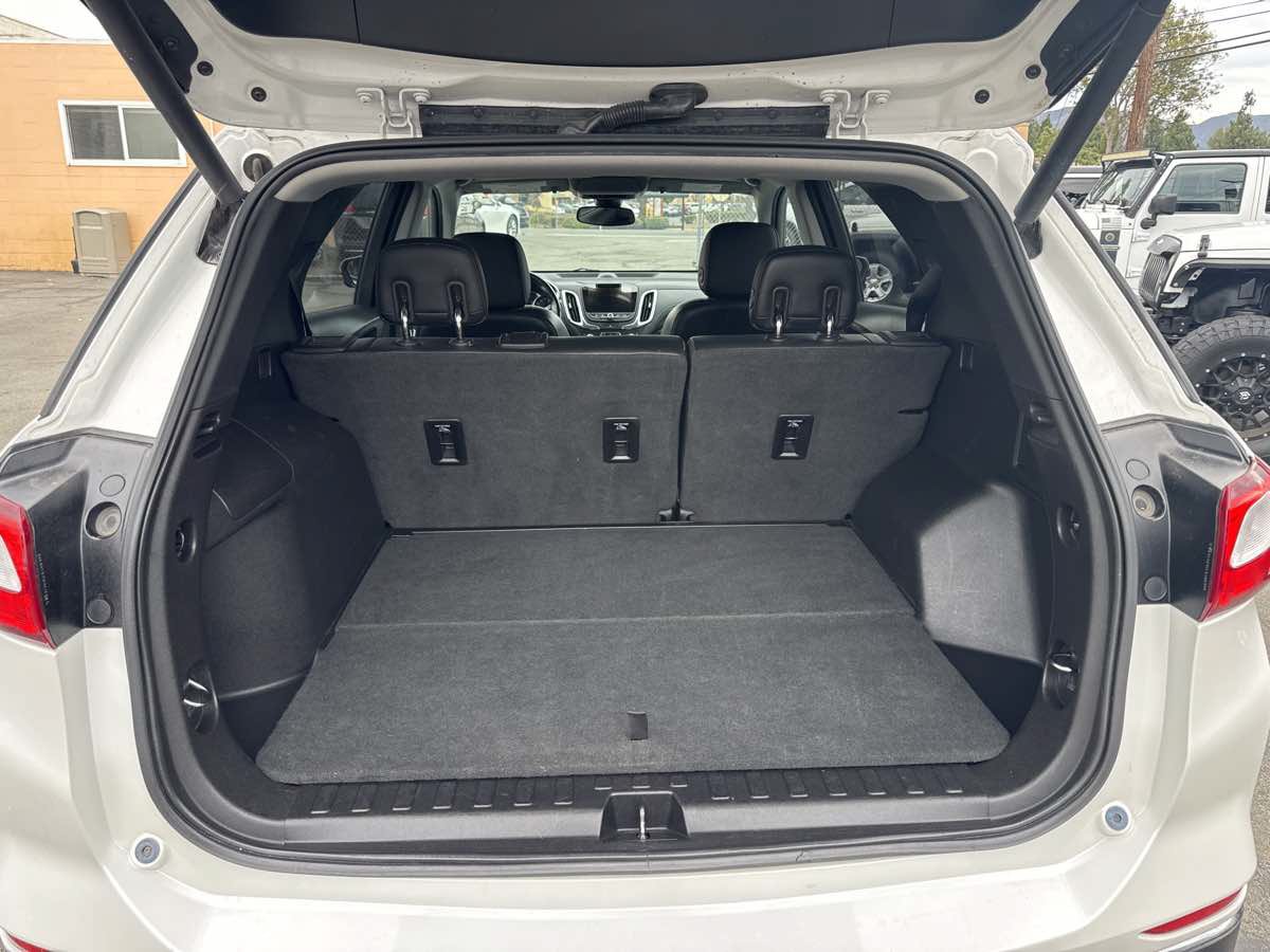 Used 2018 Chevrolet Equinox Premier FWD image 8