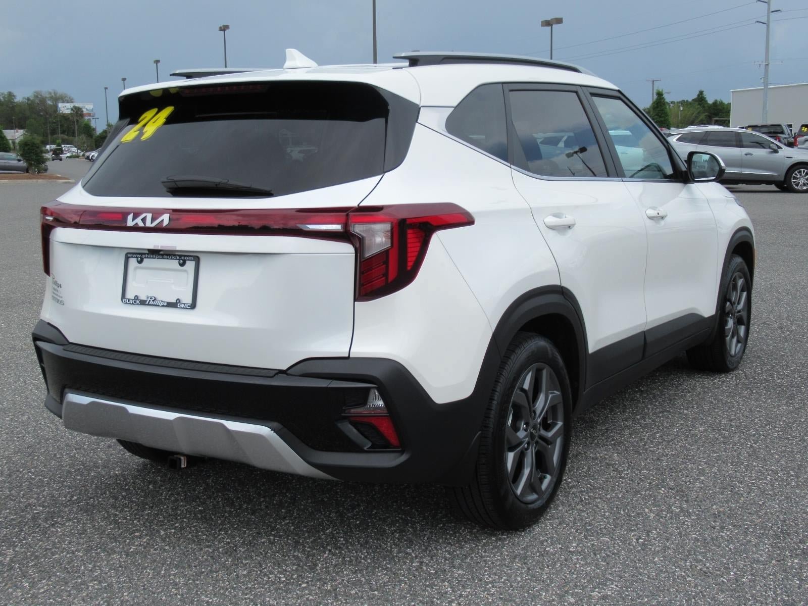 Used 2024 Kia Seltos S FWD image 7
