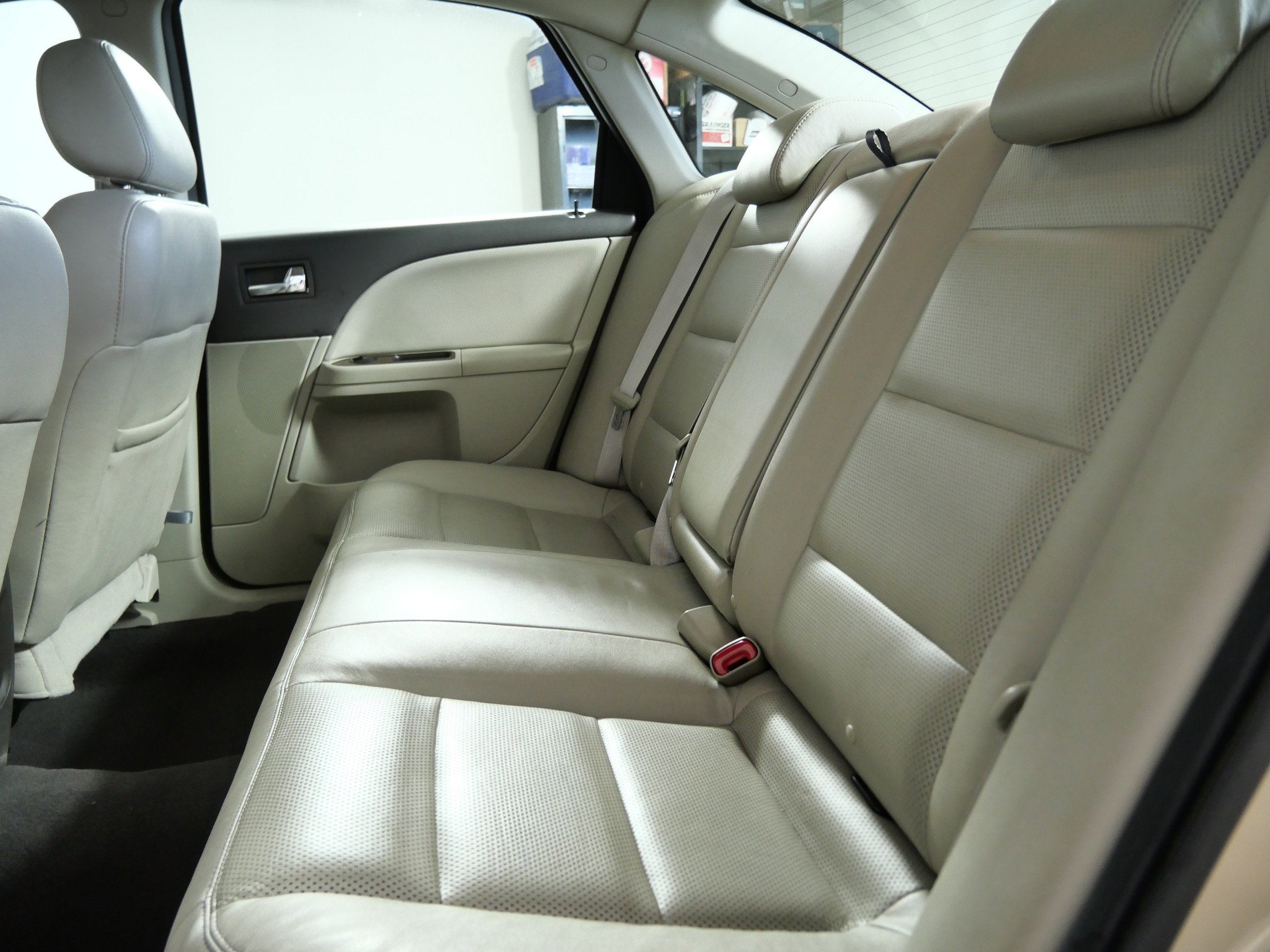 Used 2008 Ford Taurus Limited FWD image 15