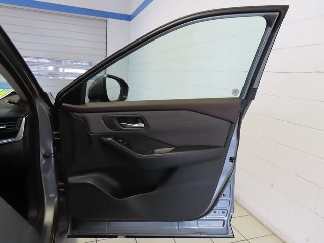 Used 2023 Nissan Rogue SV image 27