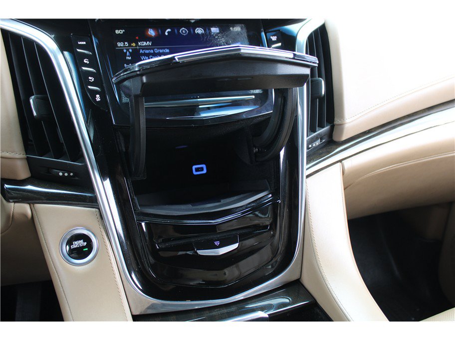 Used 2018 Cadillac Escalade Platinum AWD/4WD image 24