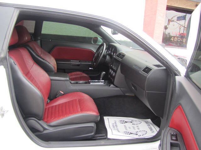 Used 2013 Dodge Challenger SXT RWD image 13