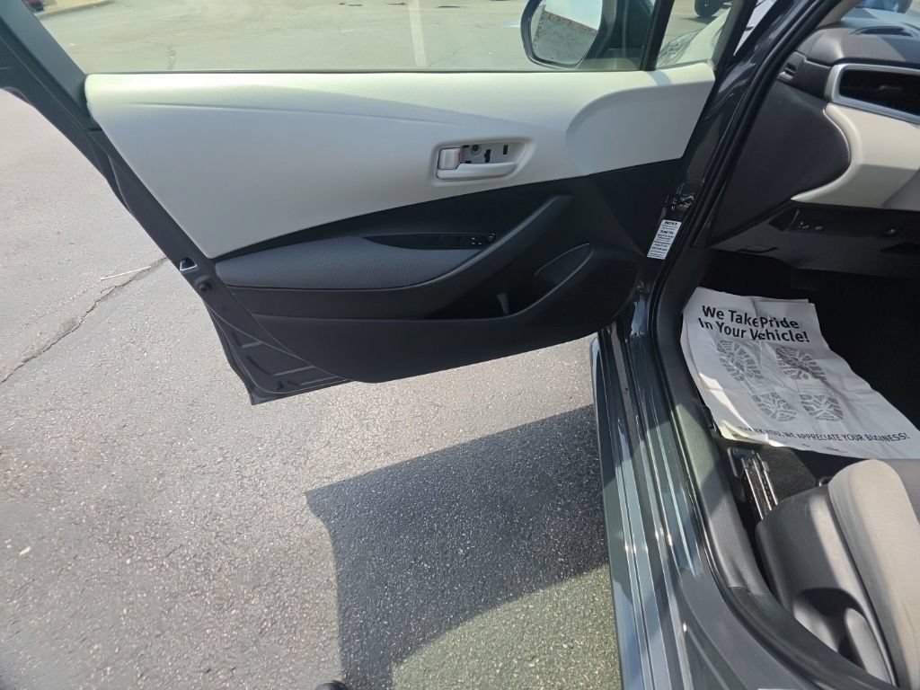 Used 2023 Toyota Corolla LE FWD image 12