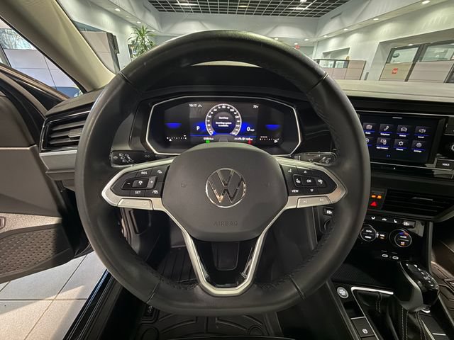 Used 2024 Volkswagen Jetta SE FWD image 16