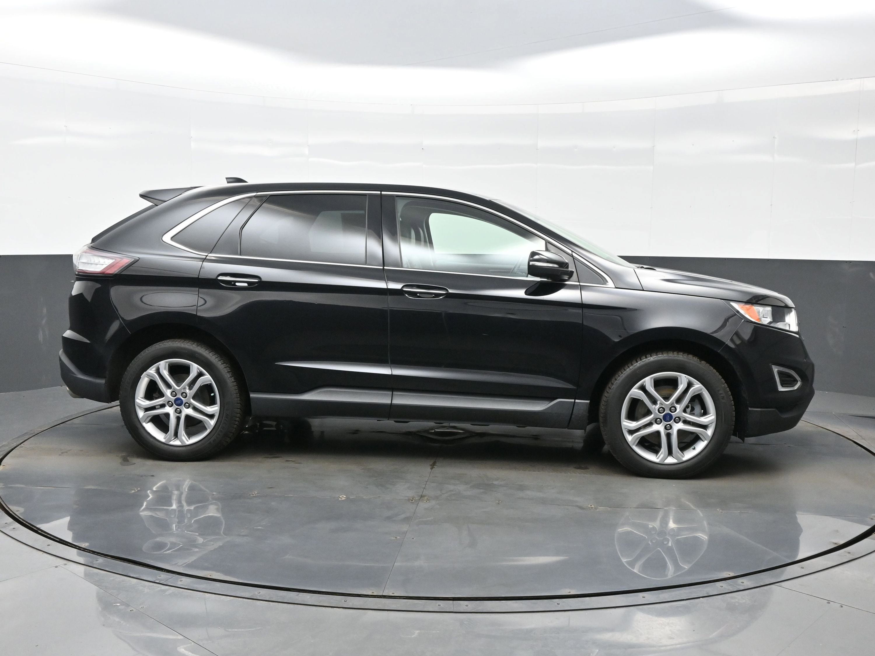 Used 2017 Ford Edge Titanium w/ Canadian Touring Package AWD/4WD image 7