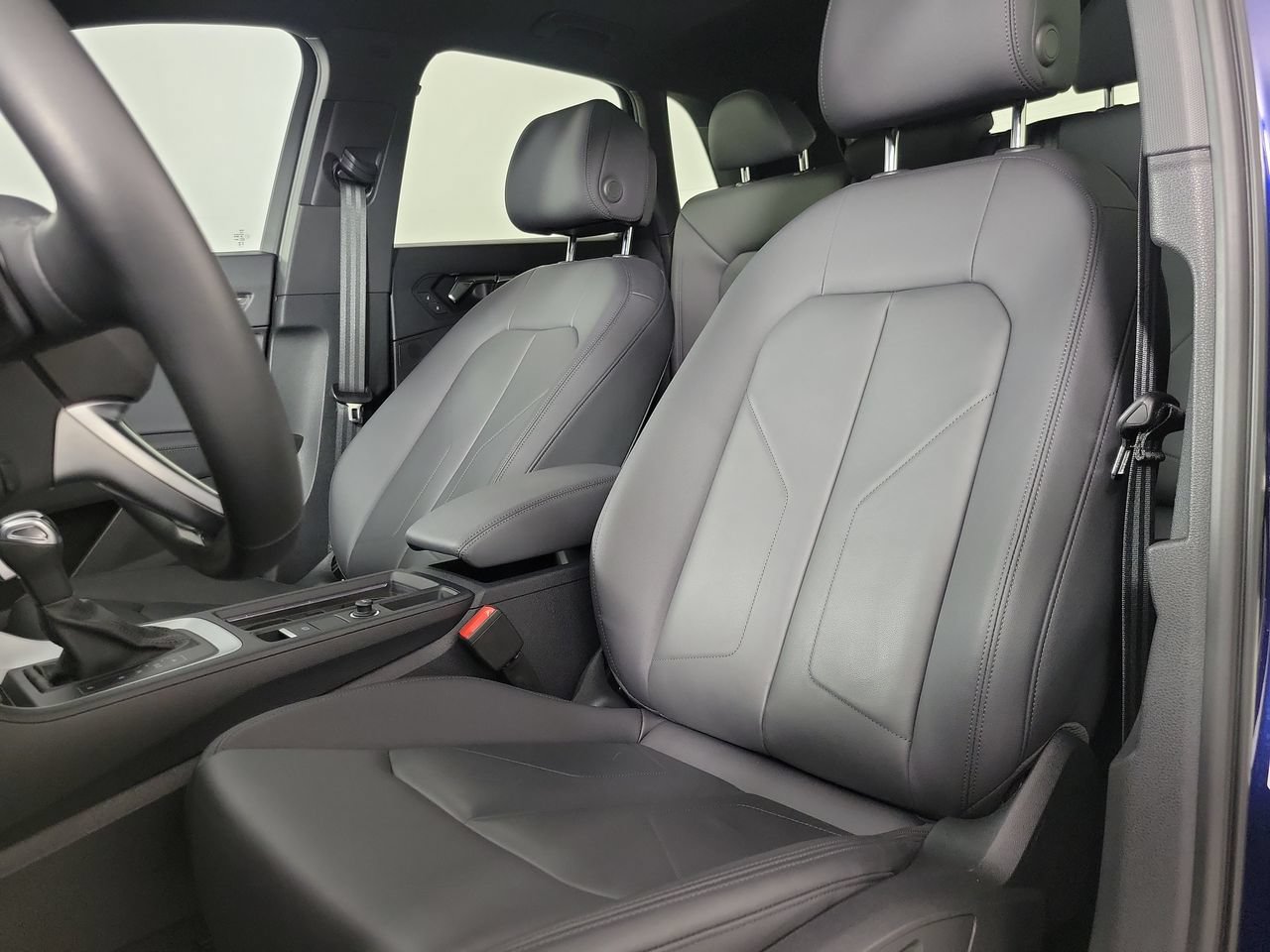 Used 2025 Audi Q3 2.0T Premium w/ Convenience Package AWD/4WD image 27