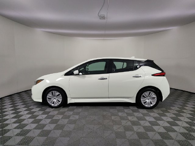 Used 2025 Nissan Leaf S FWD image 2