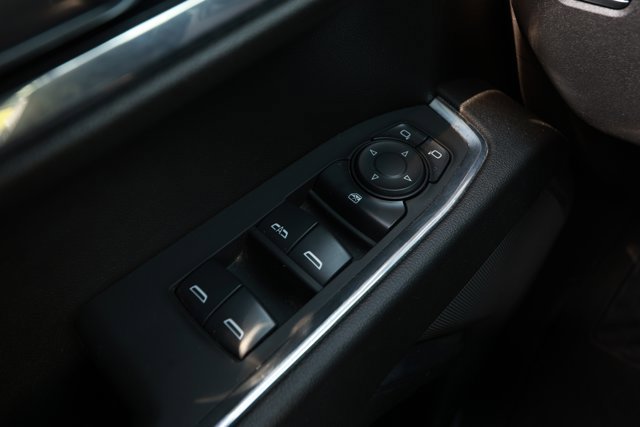 Used 2025 Chevrolet Silverado 1500 LT image 20
