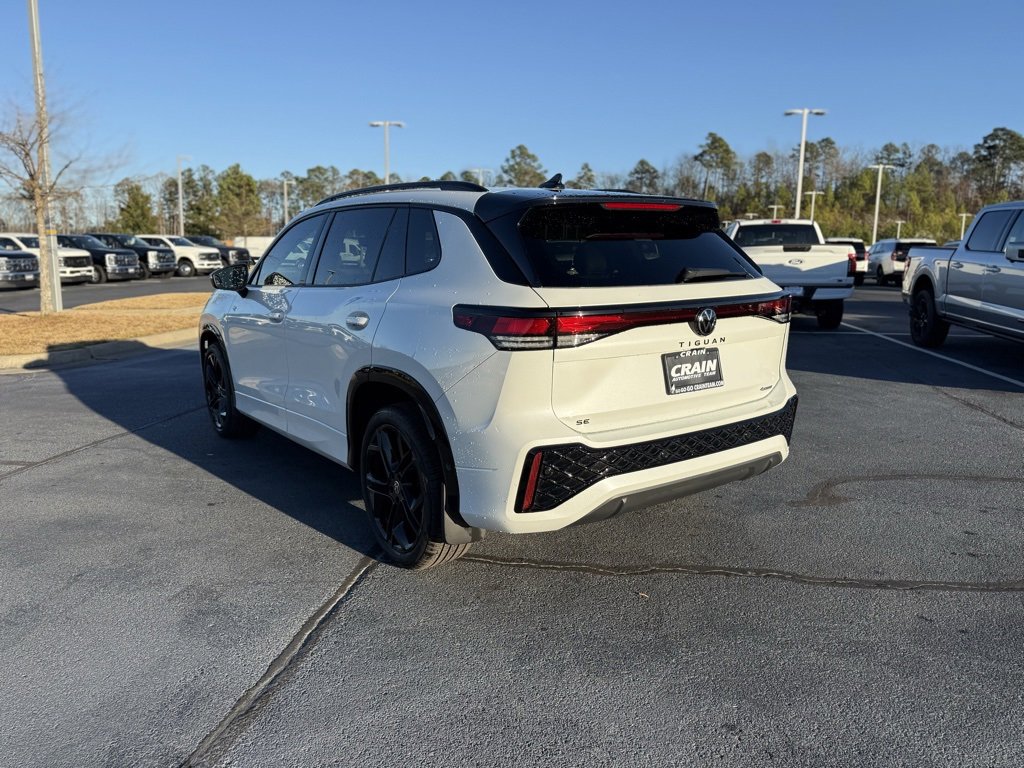 Used 2025 Volkswagen Tiguan SE R-Line image 5