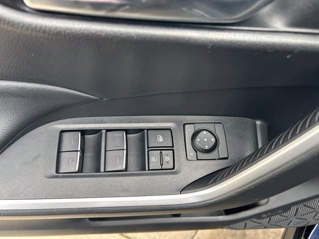 Used 2022 Toyota RAV4 XLE w/ Convenience Package FWD image 12