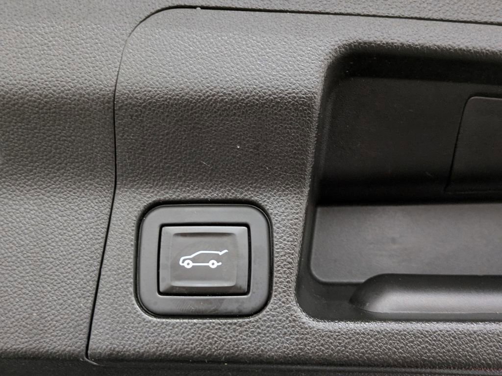 Used 2020 GMC Acadia SLT w/ LPO, Floor Liner Package AWD/4WD image 17