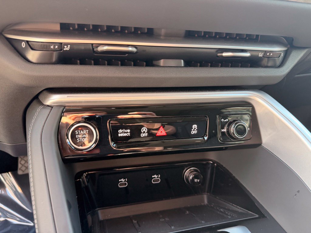 Certified 2025 Audi Q5 Premium w/ Convenience Package AWD/4WD image 27