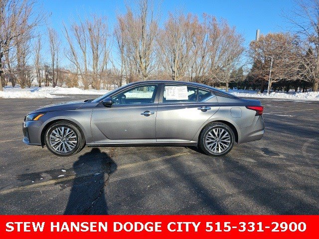 Used 2023 Nissan Altima 2.5 SV image 1