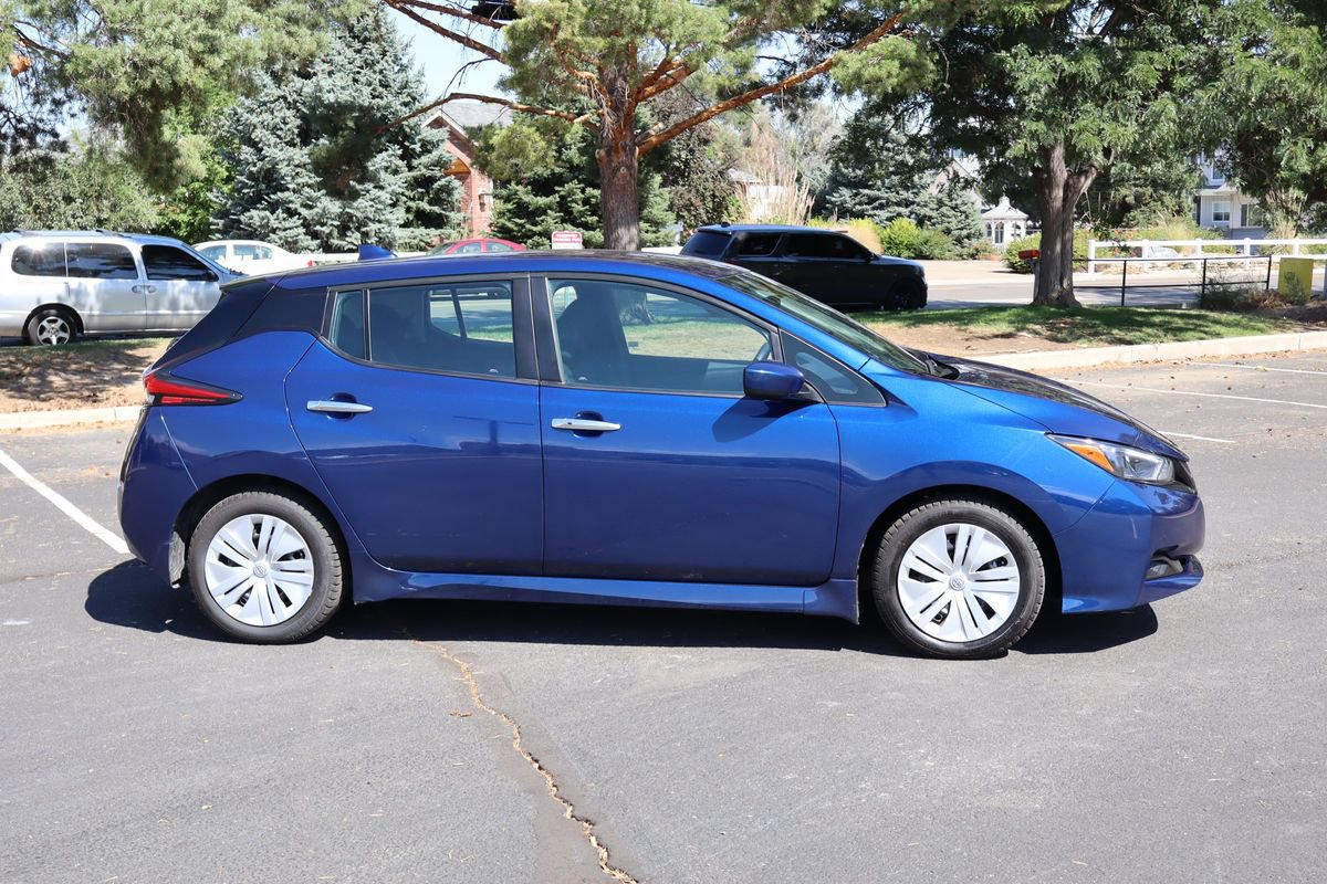 Used 2025 Nissan Leaf S FWD image 3
