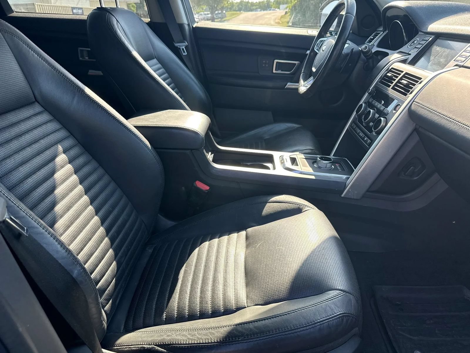 Used 2016 Land Rover Discovery Sport HSE Luxury AWD/4WD image 13