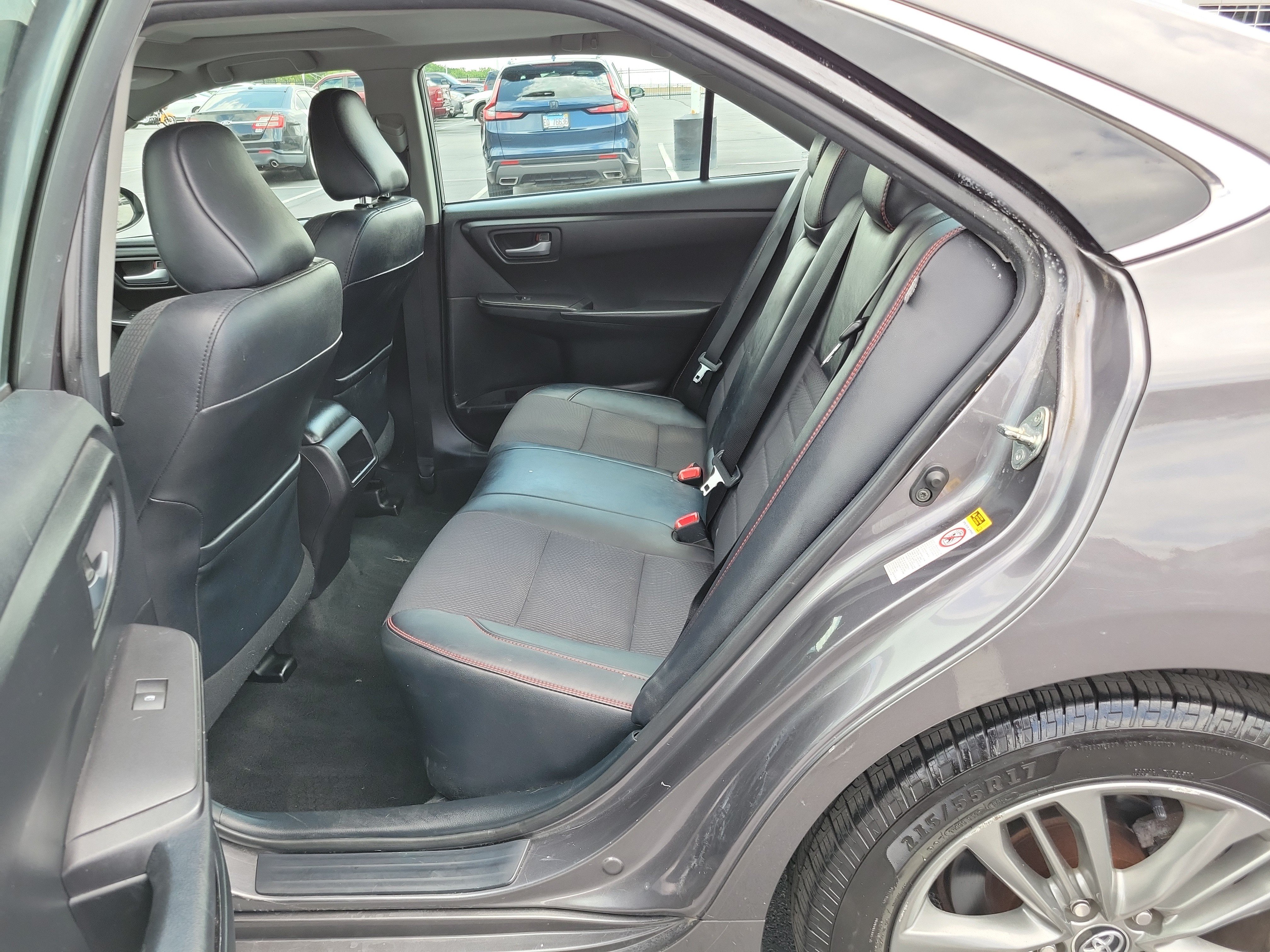 Used 2016 Toyota Camry SE FWD image 12