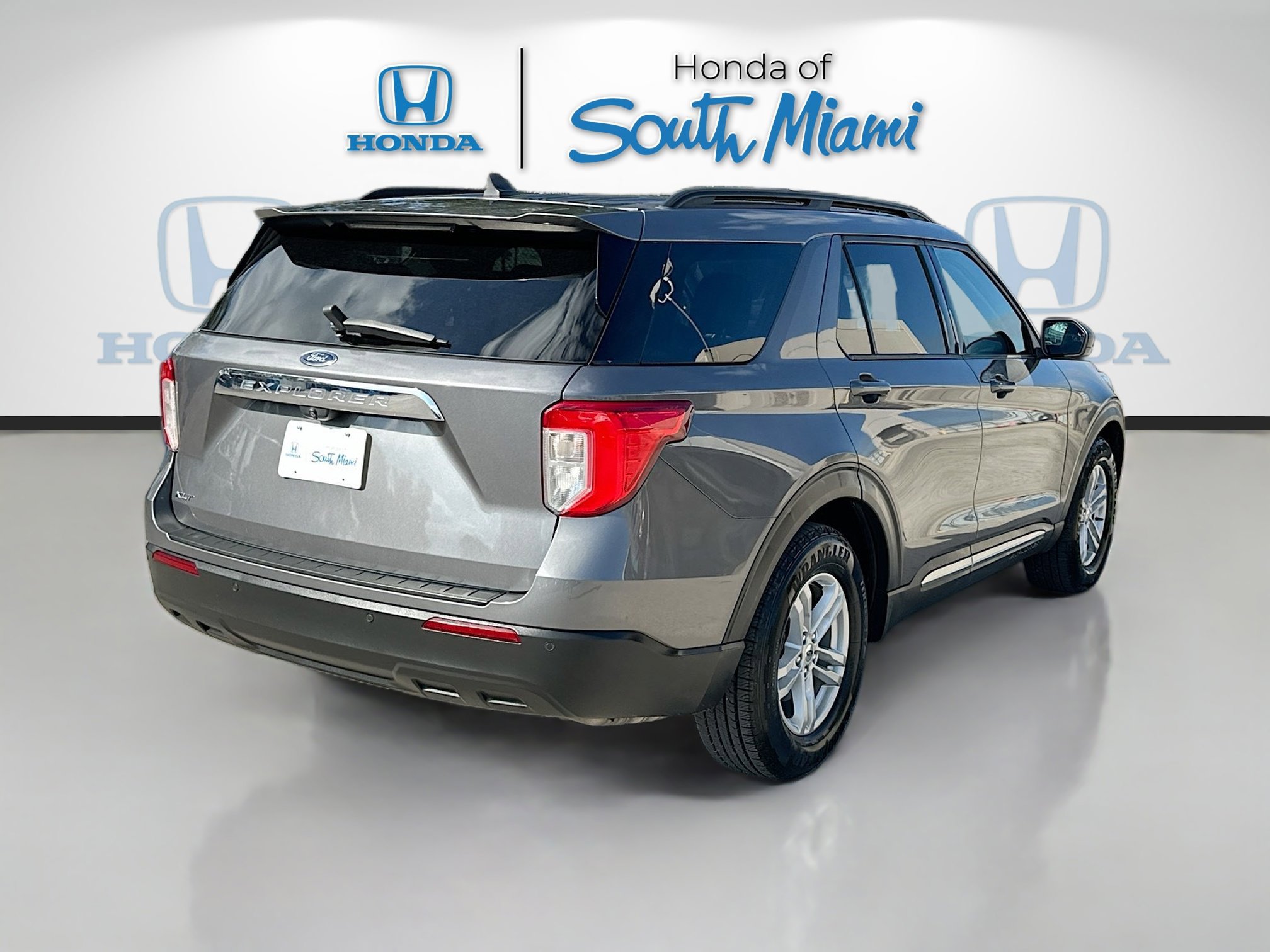 Used 2021 Ford Explorer XLT image 7