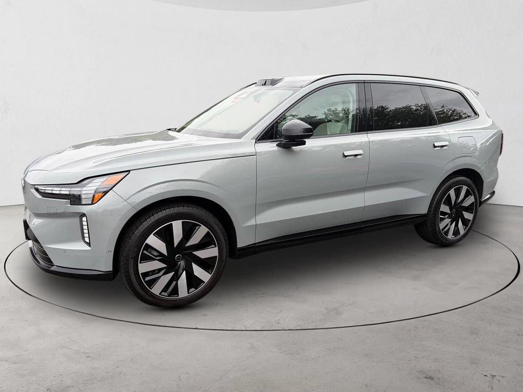 Certified 2025 Volvo EX90 Ultra AWD/4WD image 2