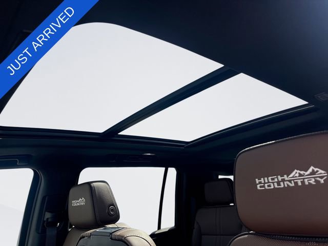 New 2026 Chevrolet Suburban High Country w/ Sun And Tow Package AWD/4WD image 22