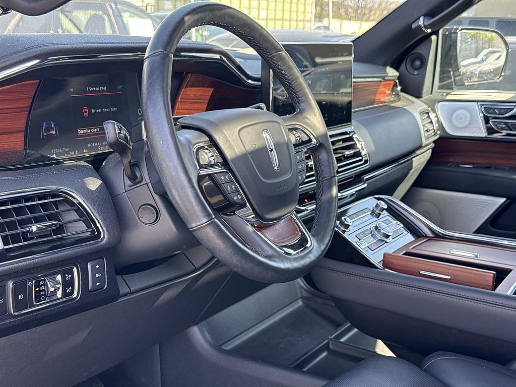 Used 2024 Lincoln Navigator Reserve AWD/4WD image 9