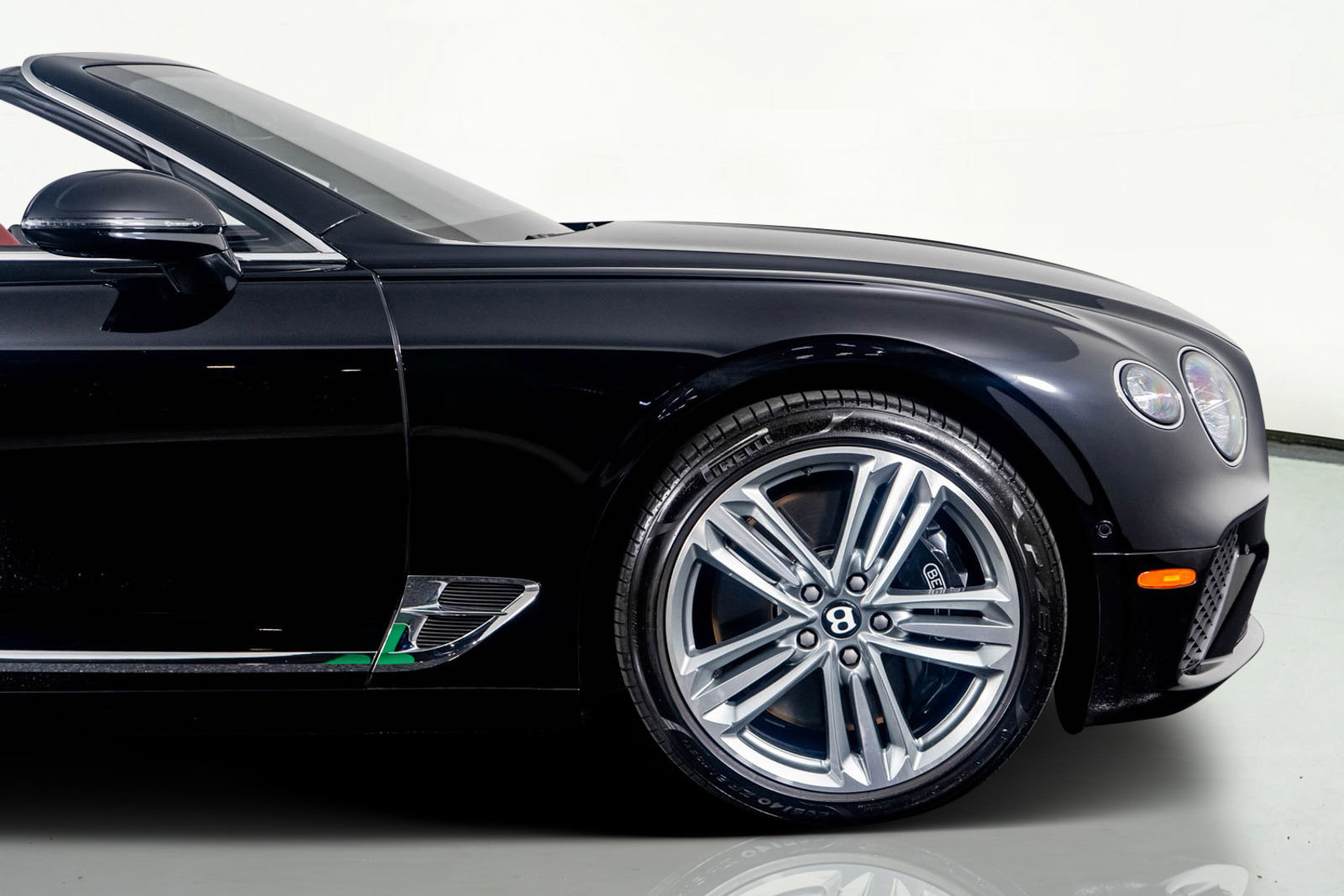 Used 2023 Bentley Continental GT V8 image 8