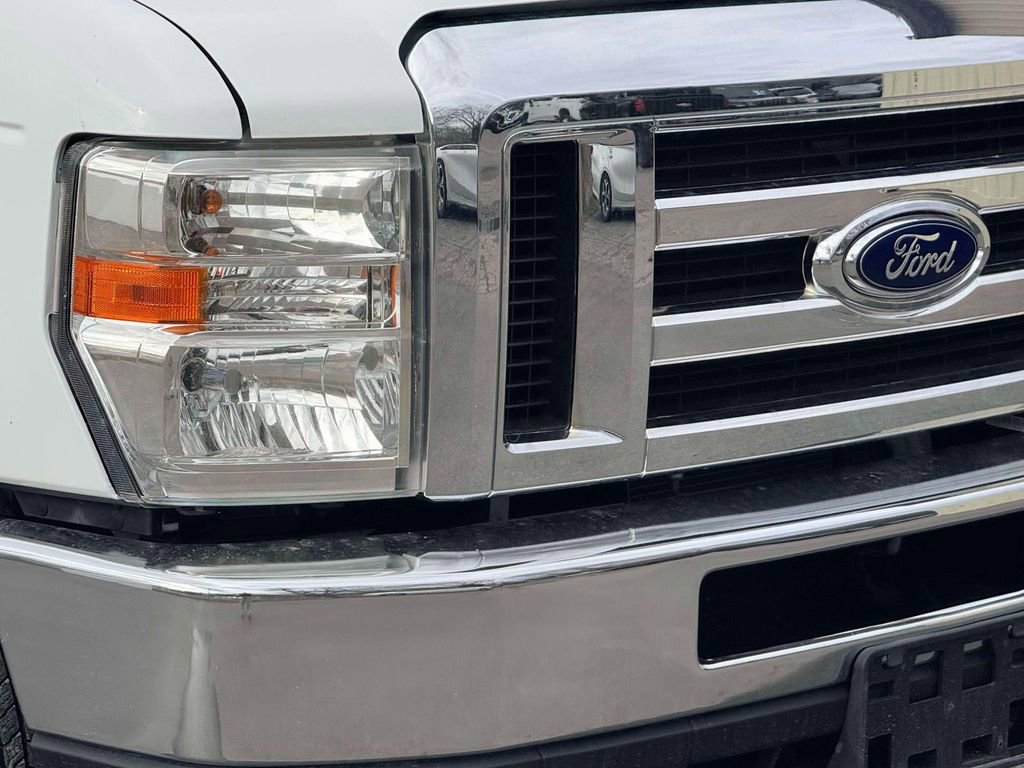 Used 2019 Ford E-350 and Econoline 350 Super Duty RWD image 5
