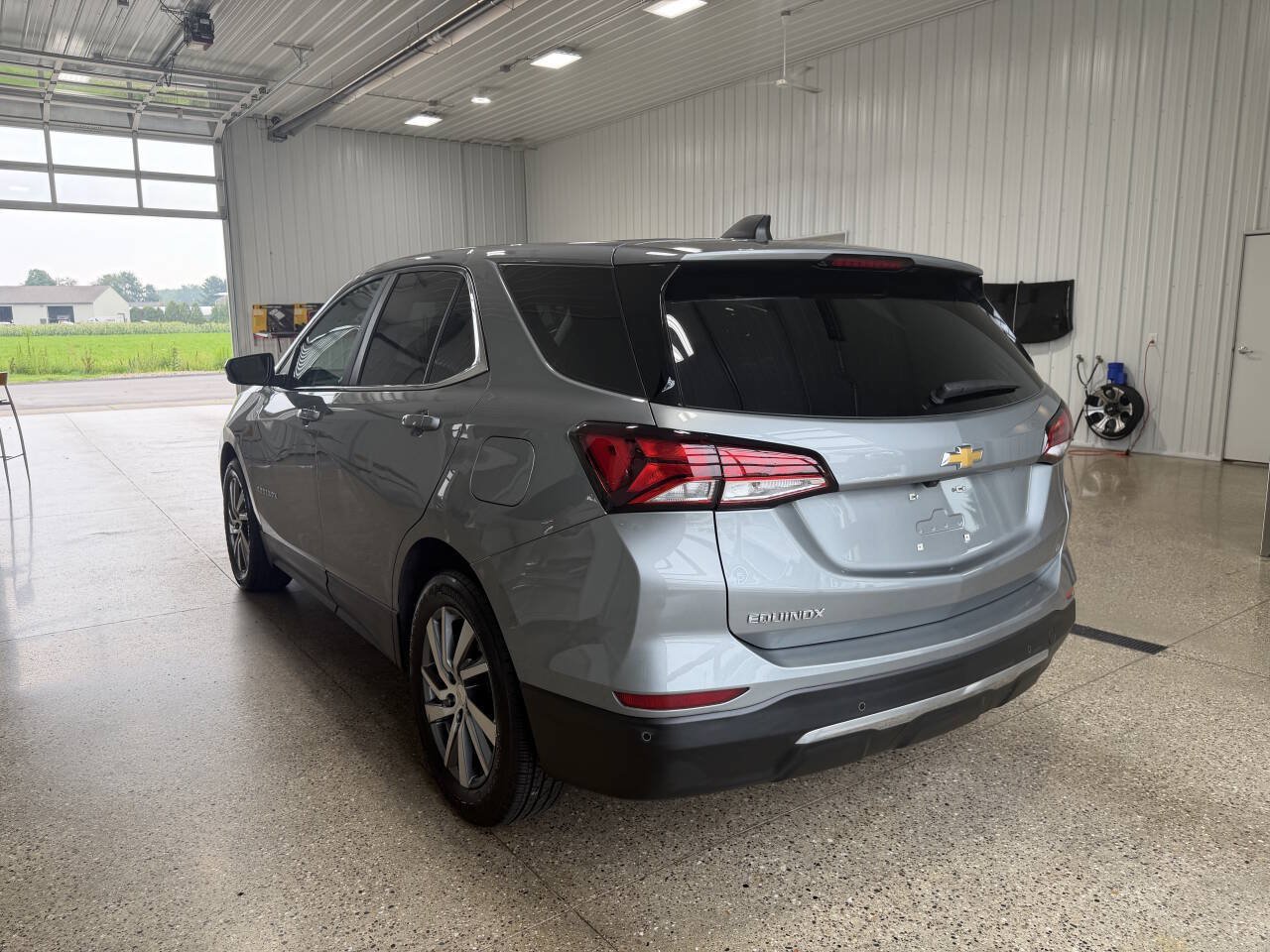Used 2023 Chevrolet Equinox LT FWD image 3