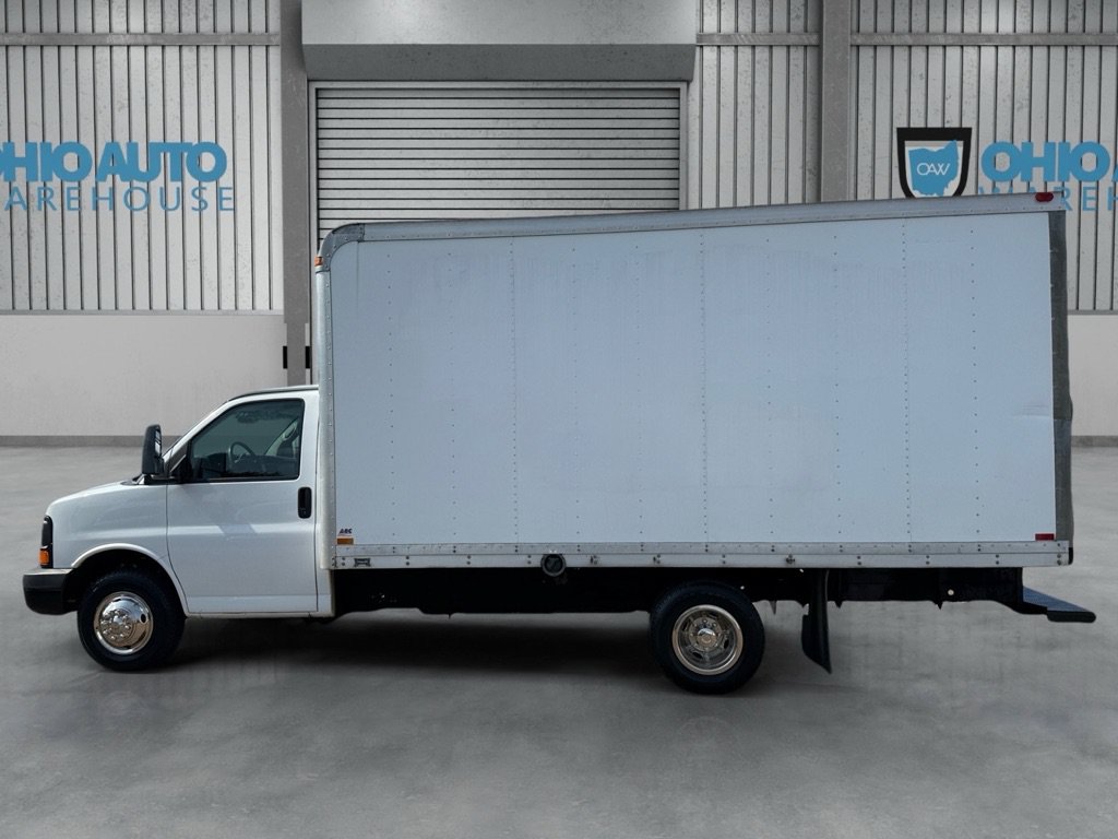 Used 2007 GMC Savana 3500 RWD image 3