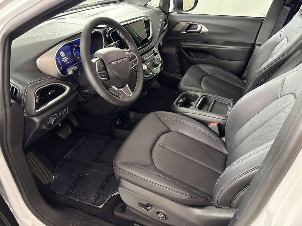 New 2027 Chrysler Pacifica LX FWD image 26